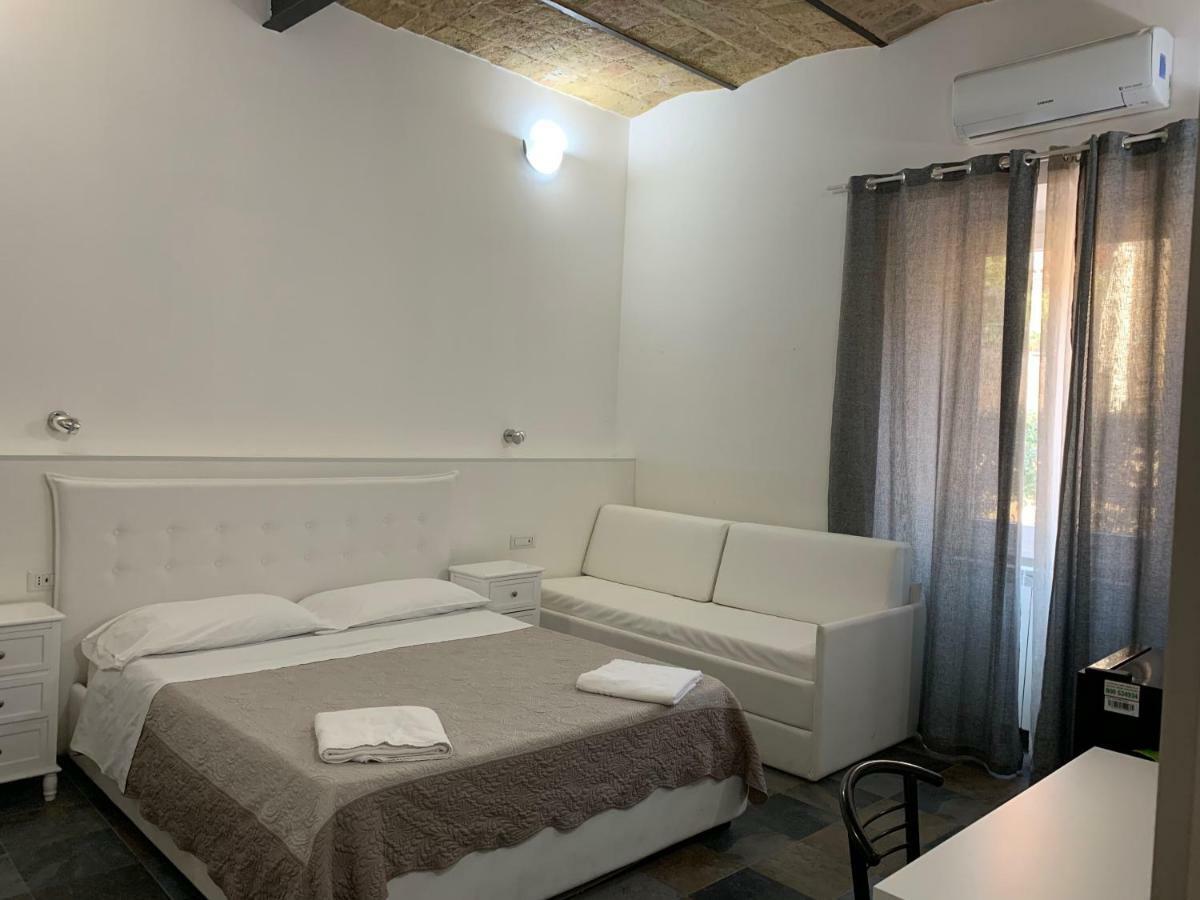 Apartment Golden Rom